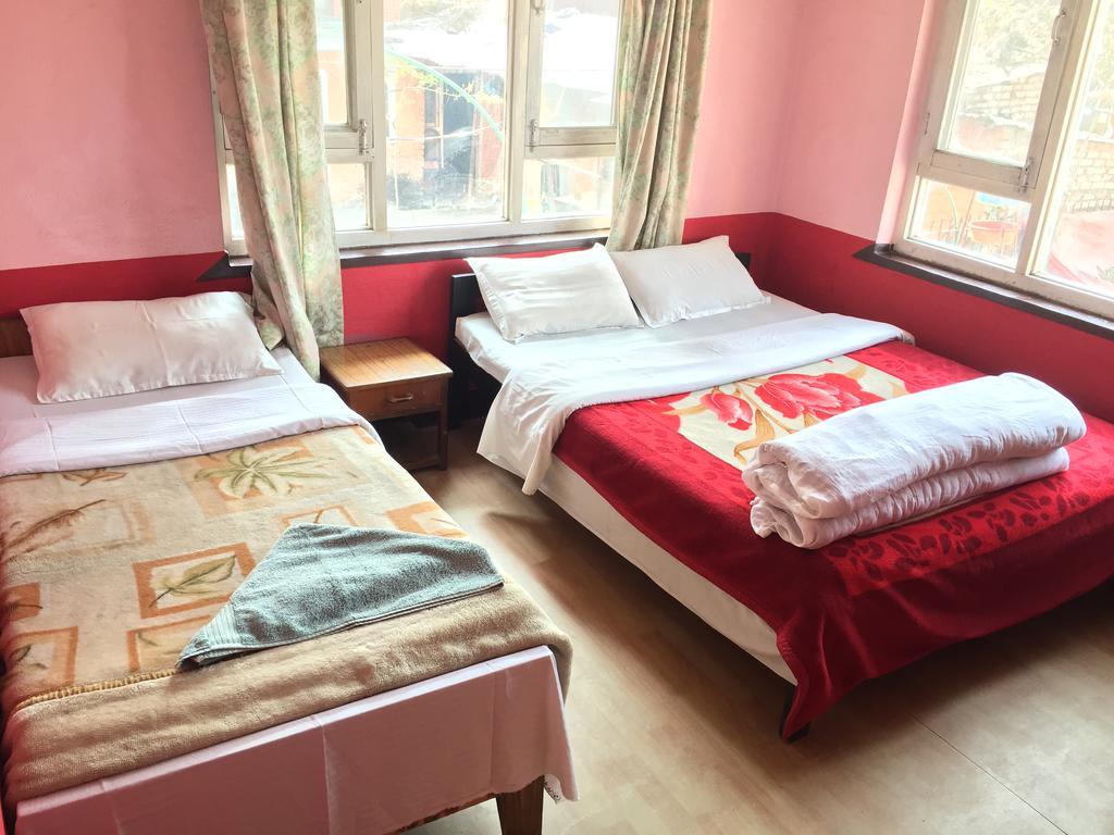 Hotel Family Peace House, Kathmandu Zimmer foto